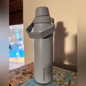 Stanley “Heather”Ice-Flow Aerolight Insulated Bottle 24 ounce